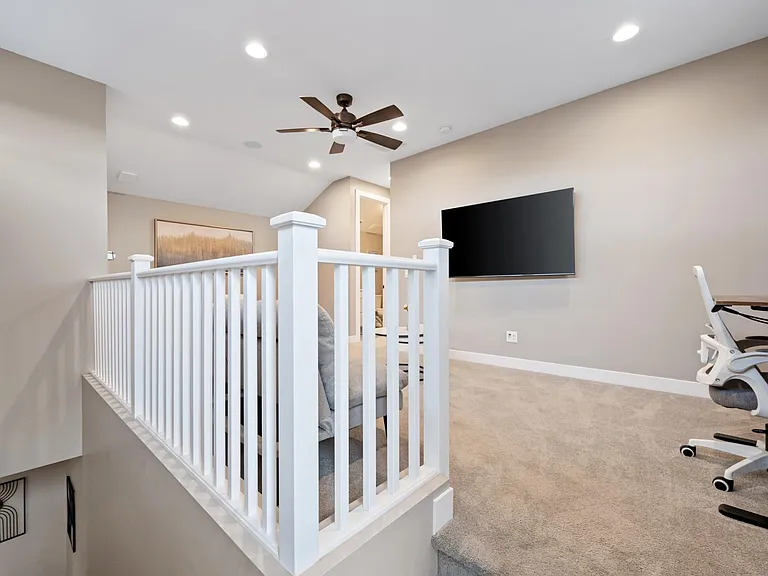 1934 E Wisteria Dr — Photo 13