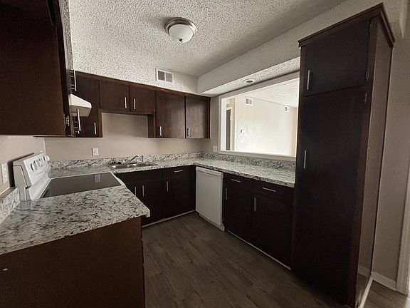 3rd image of 431-433-435 N Bluegrass Dr #435-10