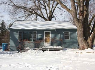 1294 Scott Ave, Waterloo, IA 50701