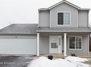 1381 Burke Ln, South Elgin, IL 60177