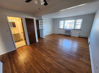 5007 River Rd #2E, Schiller Park, IL 60176