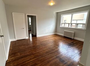 1566 Avenue Rd #102, Toronto, ON M5M3X6