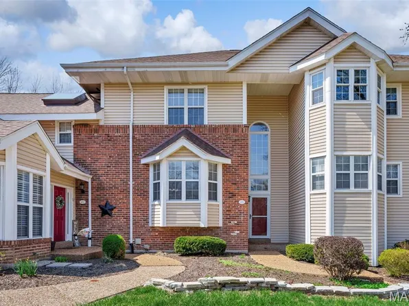 405 Meramec Way #10, Saint Charles, MO 63303