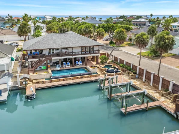 2 Spoonbill Ln, Rockport, TX 78382