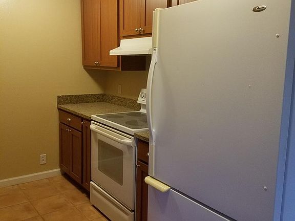 5th image of 335 NE 162nd St