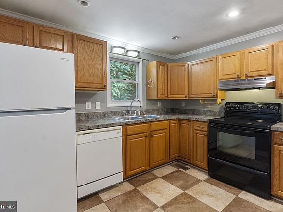 3rd image of 11531 Lariat Ln