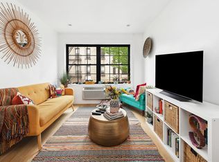 490 Van Buren St #2B, Brooklyn, NY