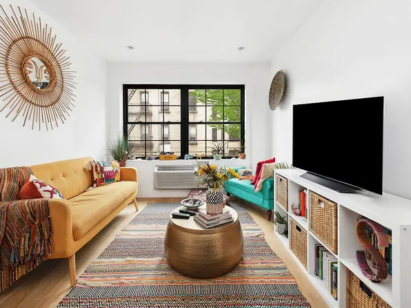 490 Van Buren St #2B, Brooklyn, NY 11221