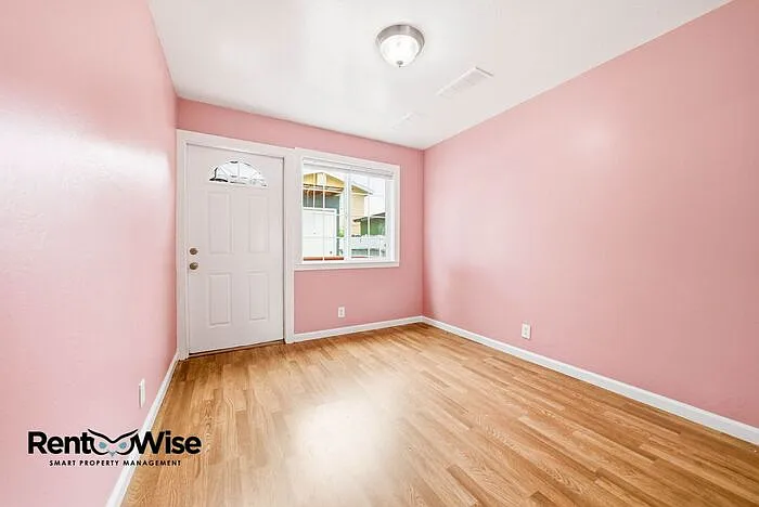 657 Hurlingame Ave — Photo 16