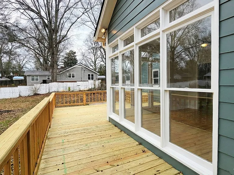 402 Laurel St — Photo 33