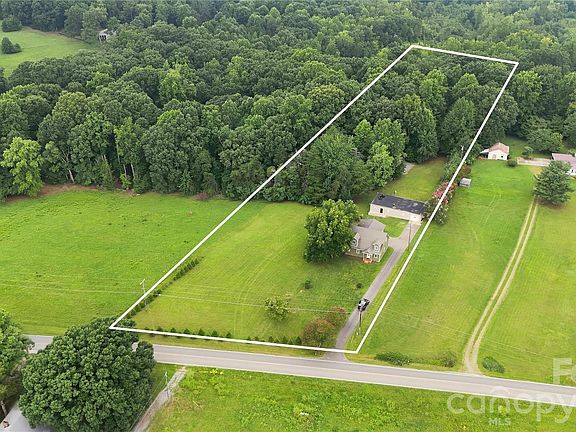 4th image of 423 Moose Club Rd
