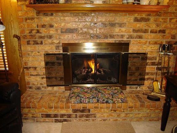 5th image of 615 Willow Way