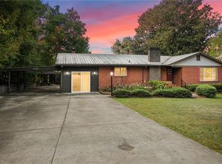 1223 Hillcrest Dr, Thomasville, NC 27360