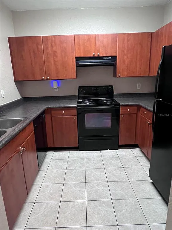 206 E South St — Photo 2