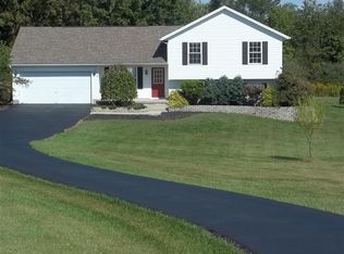 6303 Roundhead Rd, New Vienna, OH 45159