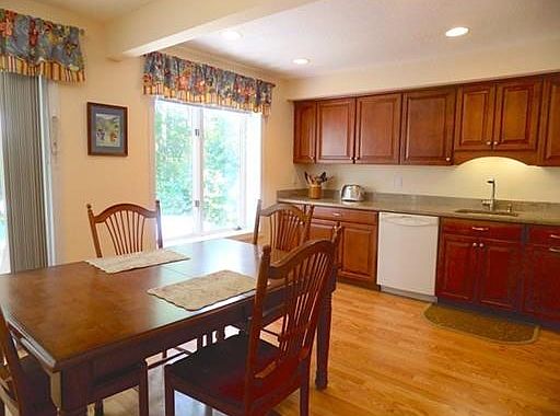5th image of 404 Foxwood Cir