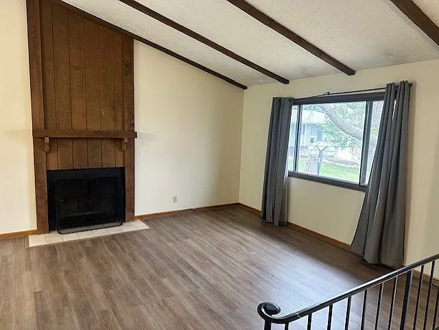 7910 Clover Ct — Photo 2