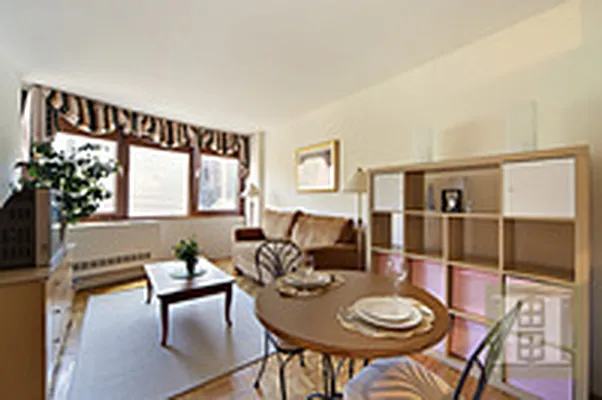 Rented by Luxury Property Group | media 7