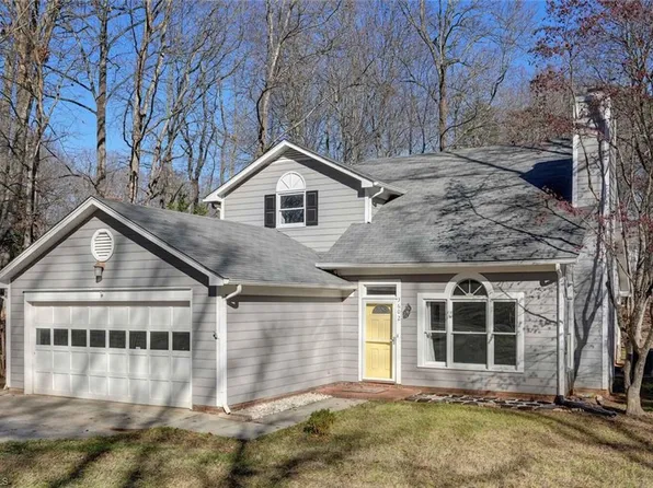 3602 Riverwood Ct, Greensboro, NC 27410