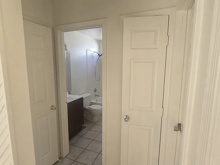 4049 W Camino Del Rio — Photo 8
