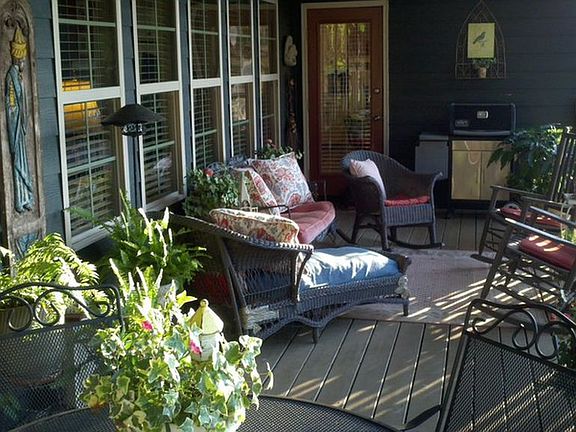  main level deck off kitchen