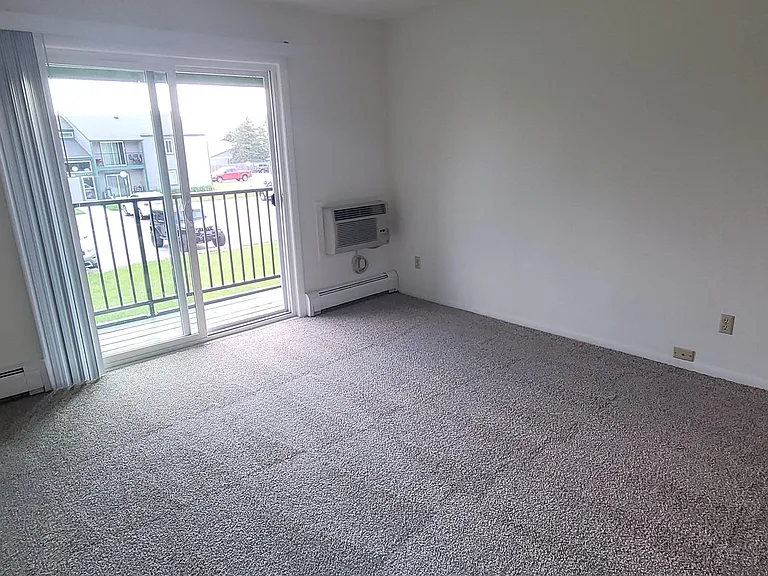 Elkhorn Village Apartments | 1 & 2 Bedroom Apartments in Elkhorn, WI Heat Included — Photo 32