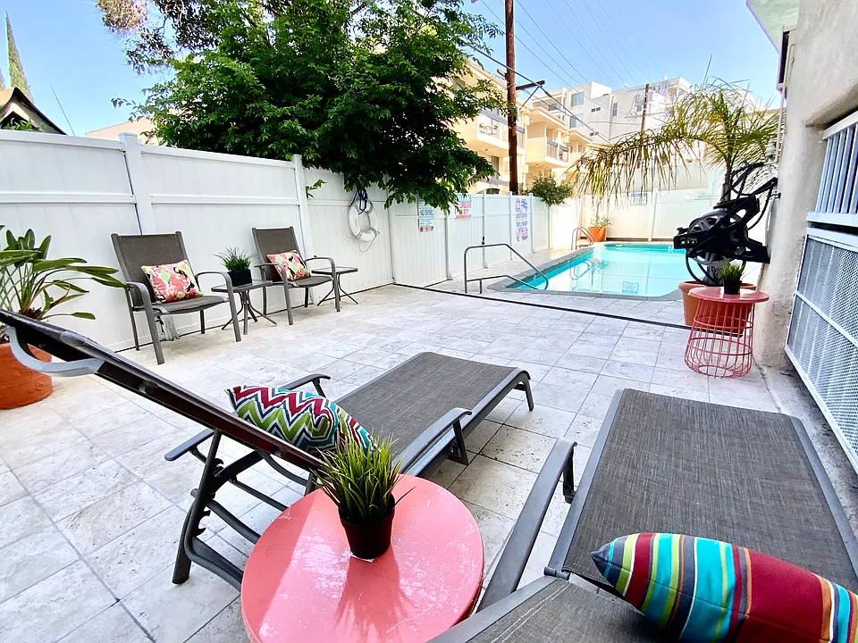 Wilshire Occidental Apts