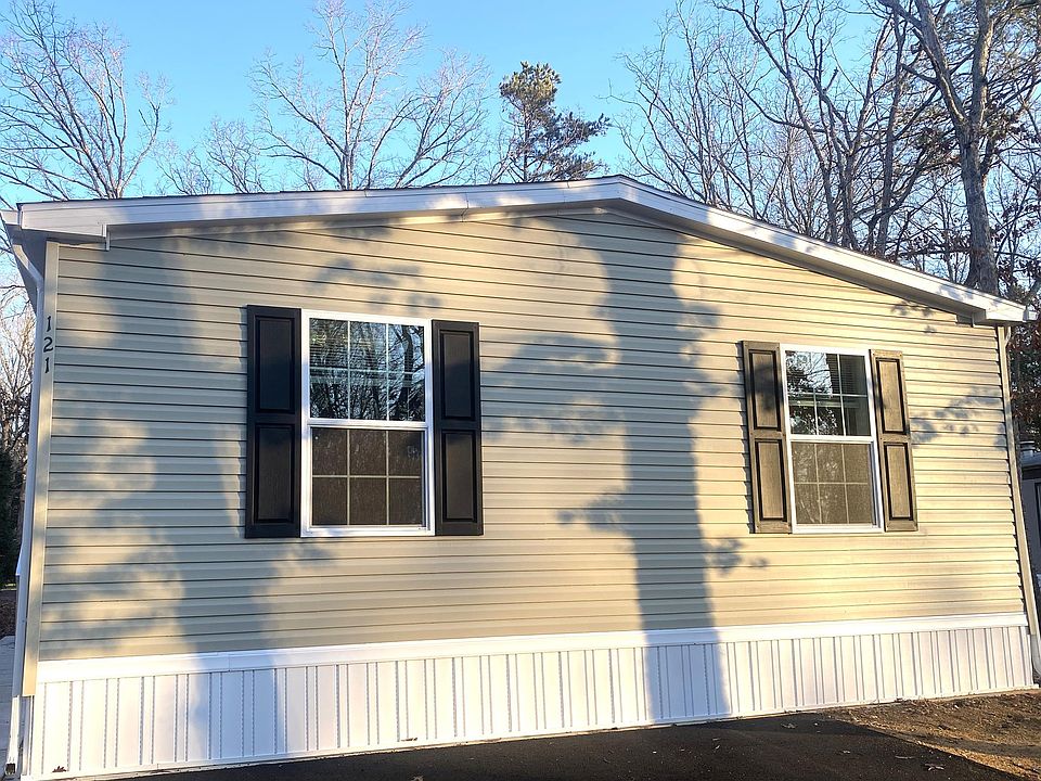 Exterior Image-1-Redman 121 Fairview Manor