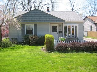 962 Mannering Rd, Eastlake, OH 44095