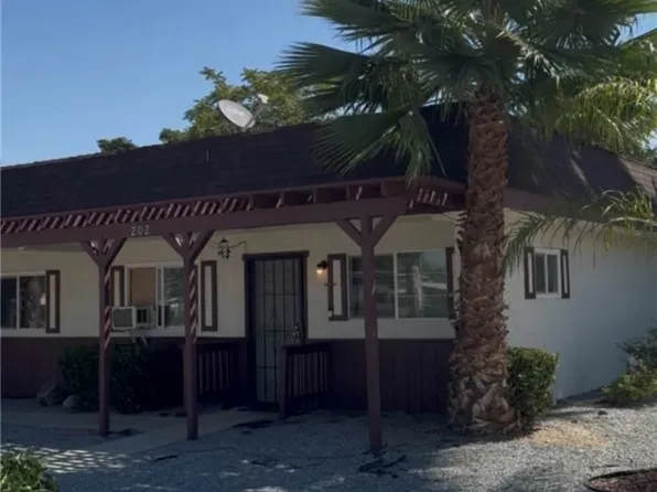 204 N Elk St, Hemet, CA 92543