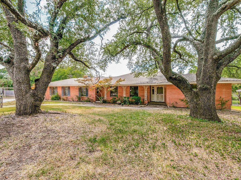 1042 Lakeshore Dr, Mesquite, TX 75149 Zillow