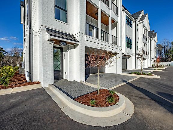 3rd image of 1318 Long Grove Way