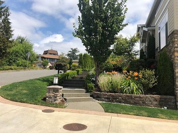 2nd image of 12989 SE 44th Pl