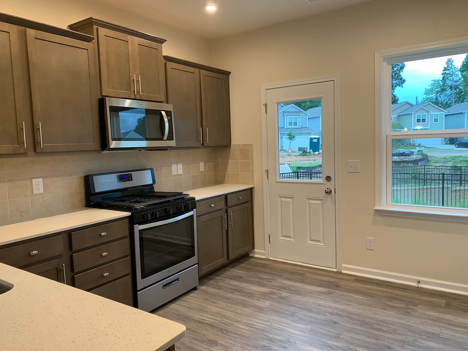 7122 Thornrose Dr — Photo 3