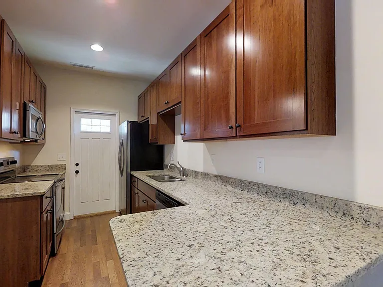 Forrest Edge Townhomes! - 4bd/4ba: Centrally Located! Upscale Student Living! — Photo 29