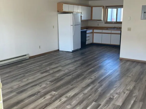 2820 Baker Dr APT 3, Cody, WY 82414