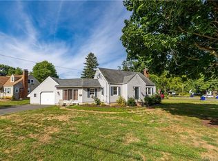 26 Circle Dr, Windsor Locks, CT 06096