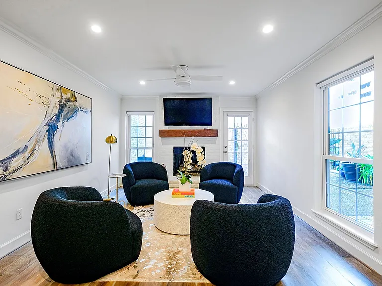 3139 Bissonnet St — Photo 3