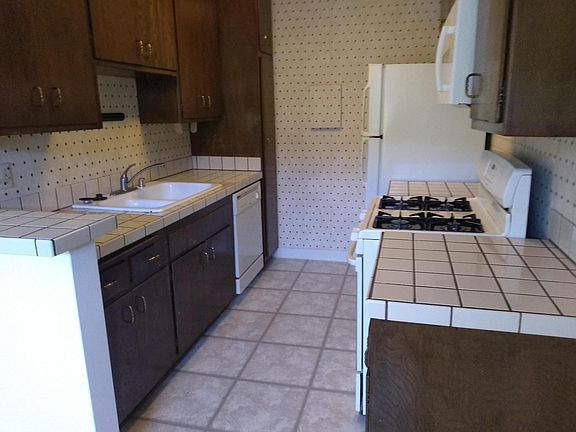 5th image of 1722 Brockton Ave APT 7