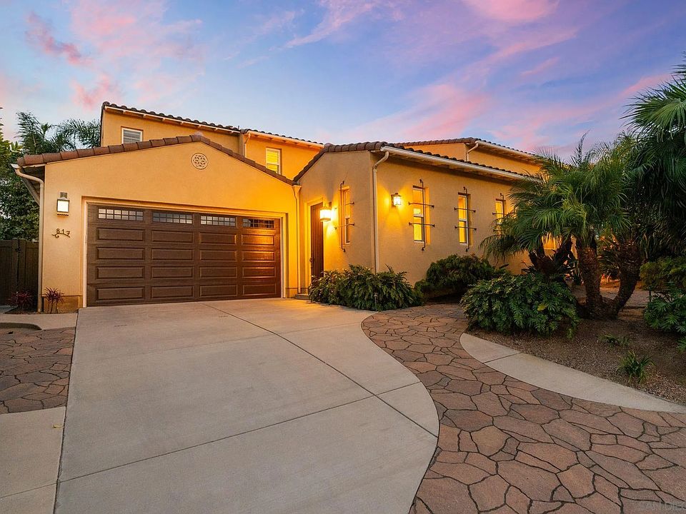 1st image of 817 Dolphin Cir