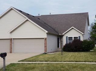 801 Prestwick Point, Champaign, IL 61822