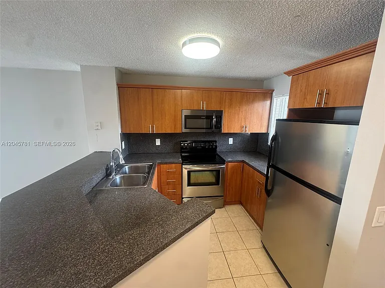 8750 N Sherman Cir #403 — Photo 4