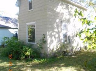214 Cottage St, Waterloo, IA 50703