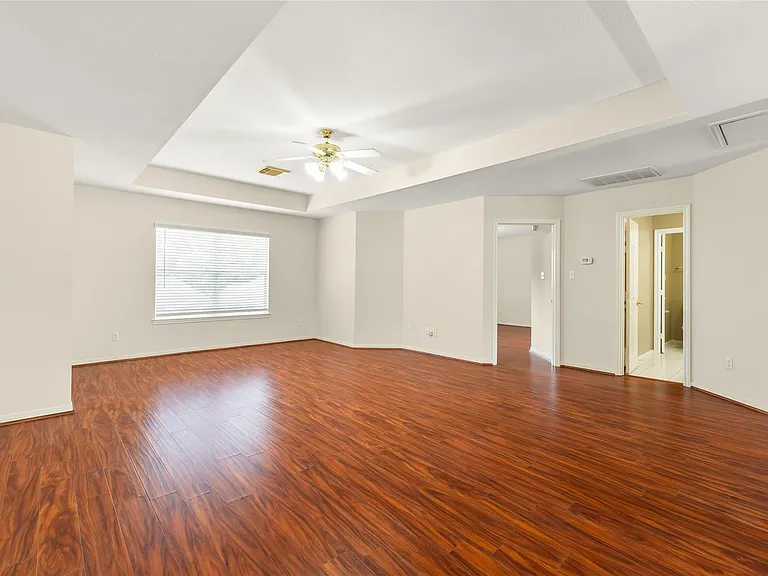 4111 Surreydon Dr — Photo 24