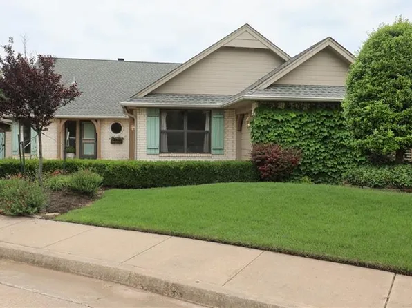 536 E Oak Pl, Edmond, OK 73025