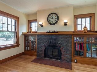 3510 Hickman Rd, Des Moines, IA 50310