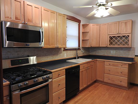 3rd image of 6130 W Newport Ave