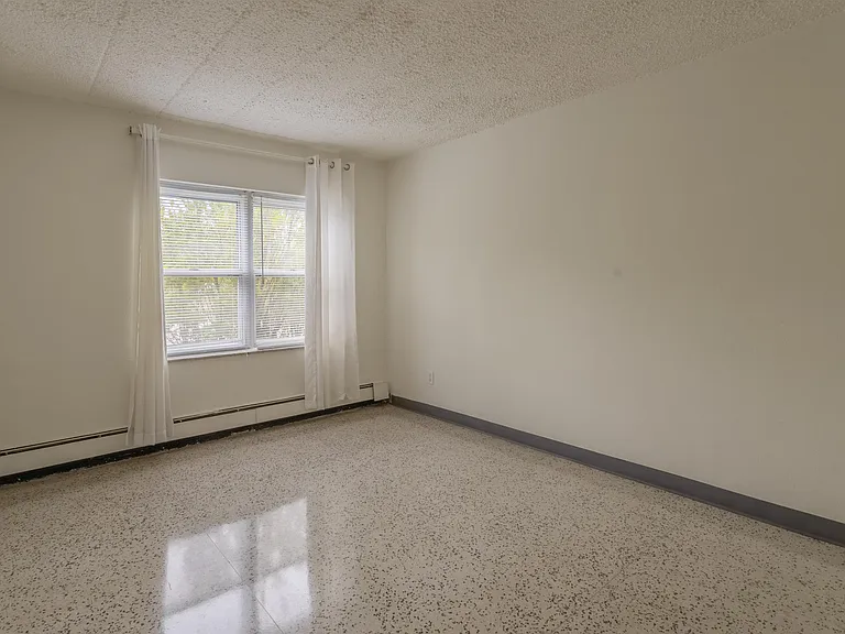 2441 Holmes St #5 — Photo 10