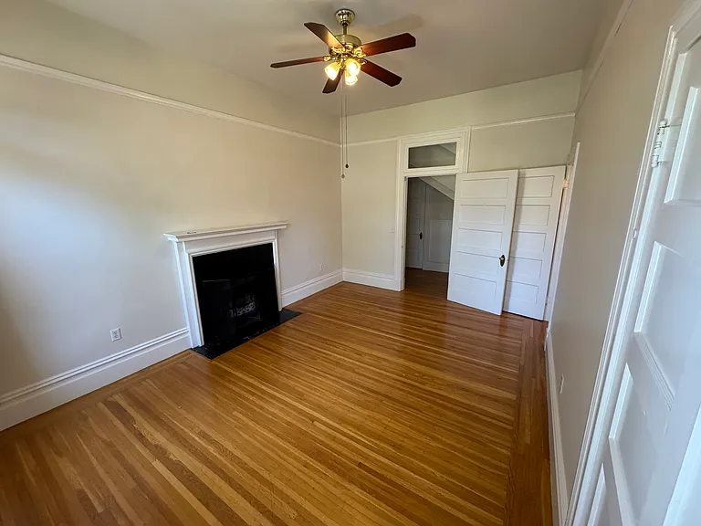 Rose Ave — Photo 19