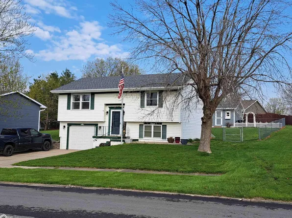 119 Spruce Ln, Albia, IA 52531